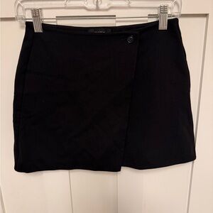 Aritzia Talula Wrap Mini Skirt Black Size 00